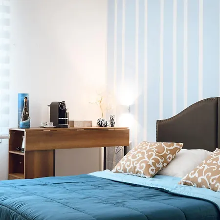 Bed & Breakfast Deluxe Front Sea, Domus Lumeras